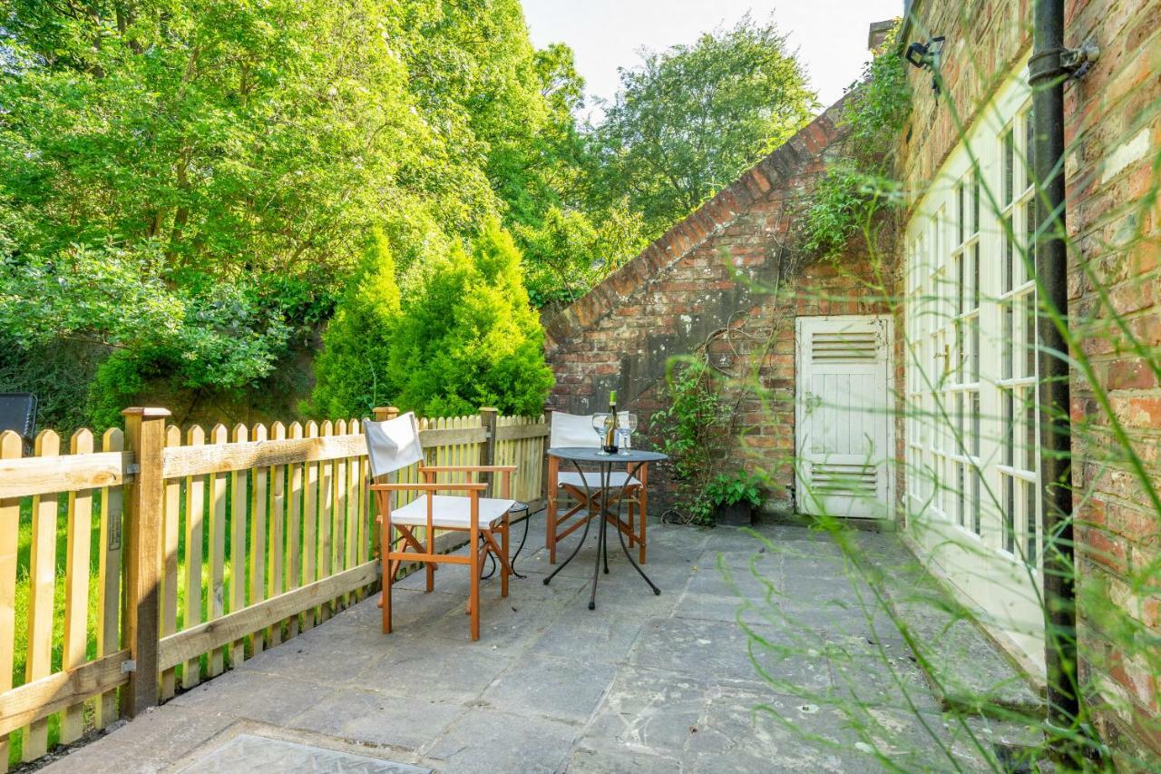 The By The Walls Apartment York